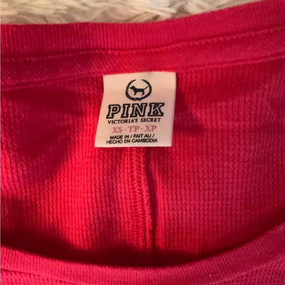 SOLD Victoria’s Secret PINK solid magenta long sleeve thermal sz XS - Picture 2 of 4
